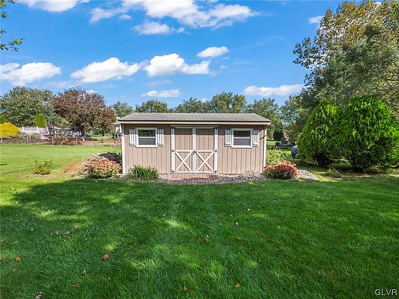 5th image of 315 Oxford Cir