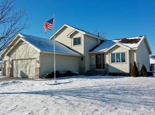 22572 Quail Cir, Rogers, MN 55374