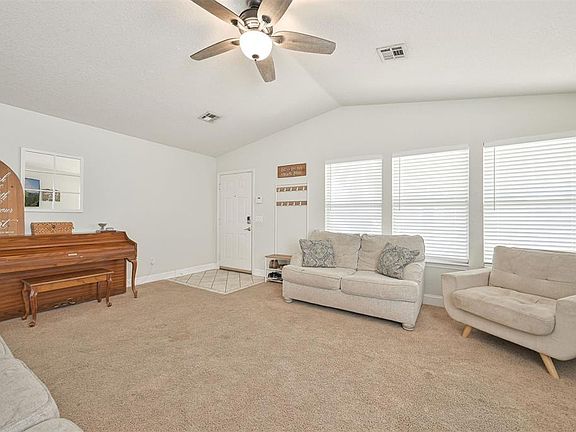 4th image of 10449 Aberdeen Dr