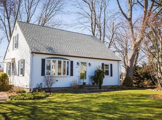 34 Angell Ave, Cranston, RI 02920