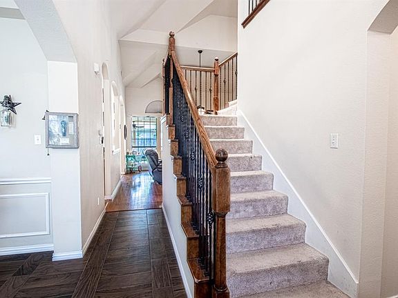 3rd image of 4905 Sailwind Dr