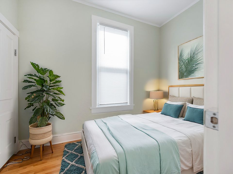 1st bedroom