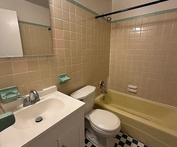 1025 Christian St #1R — Photo 5