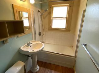 527 W 8th St APT 3, Davenport, IA 52803