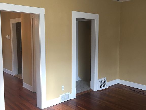 5th image of 3404 Montclair Ave Unit 1
