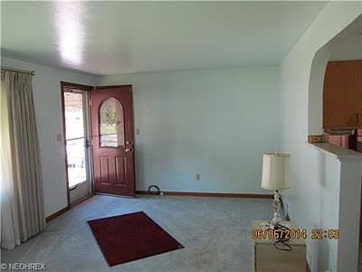 3rd image of 937 Woodlawn Ave