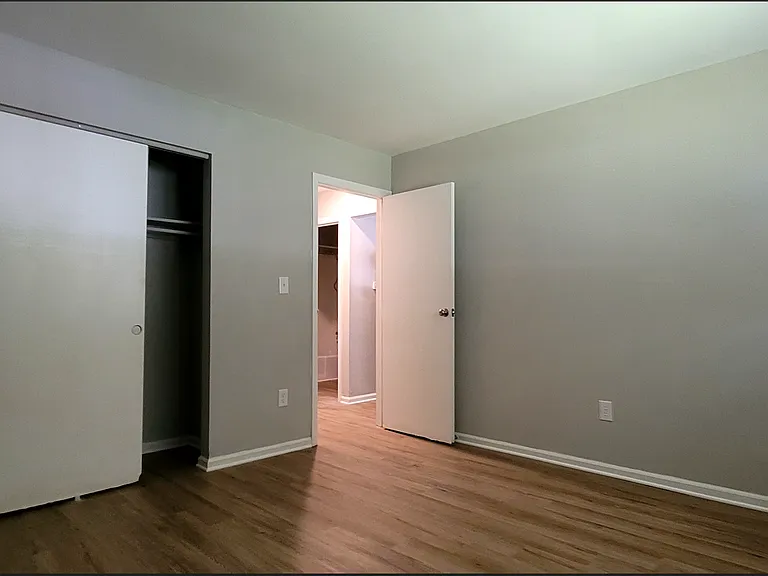 3030-3032 Creekview Circle — Photo 11