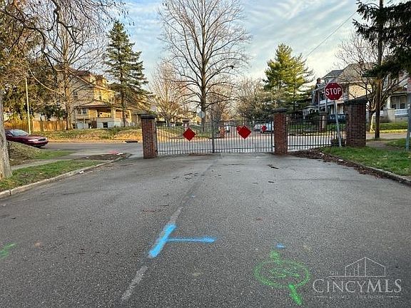 4th image of 529 Grafton Ave