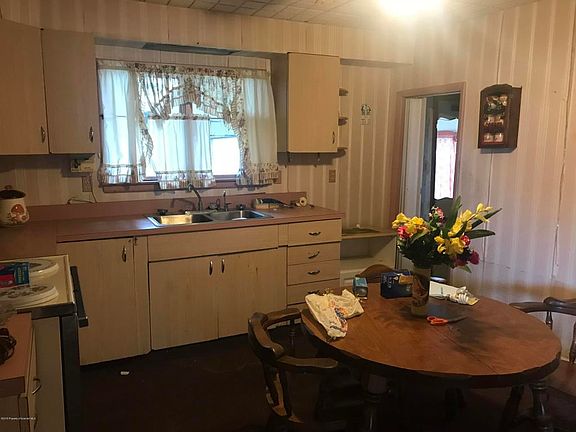 2nd image of 805 Carmalt St
