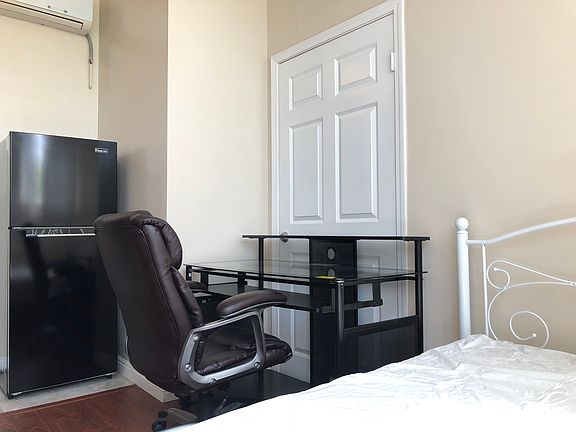 3rd image of 1030 E Green St #16A