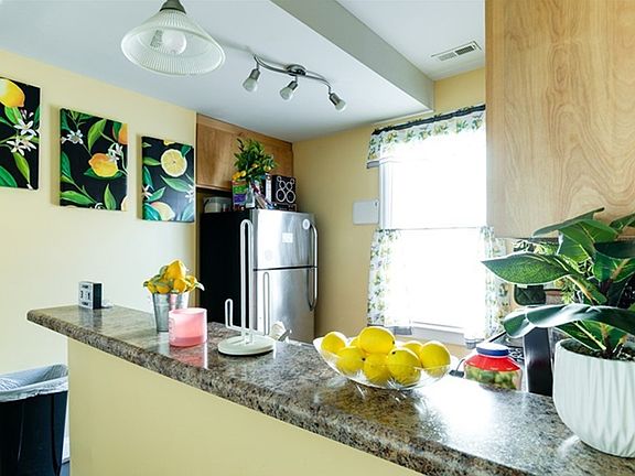 2nd image of 702 Grove Ave #702