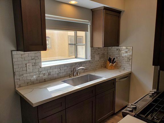 2nd image of 217 S Catalina Ave Unit 6