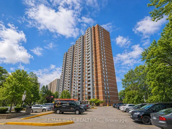 85 Emmett Ave #1503, Toronto, ON M6M 5A2
