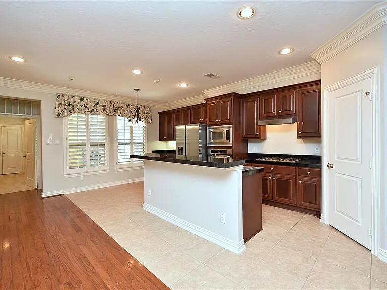 14435 Mayport Ln — Photo 8