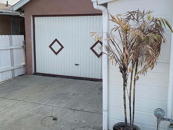 Drive way, Garage, and laundry room
