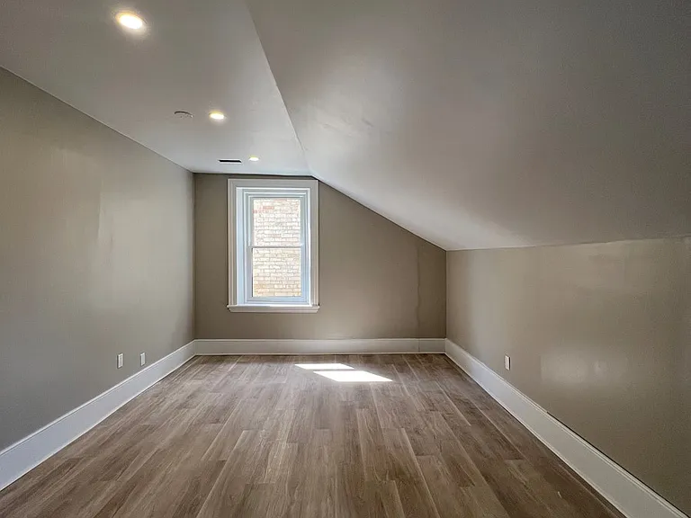 33 Victoria Ave #A — Photo 9