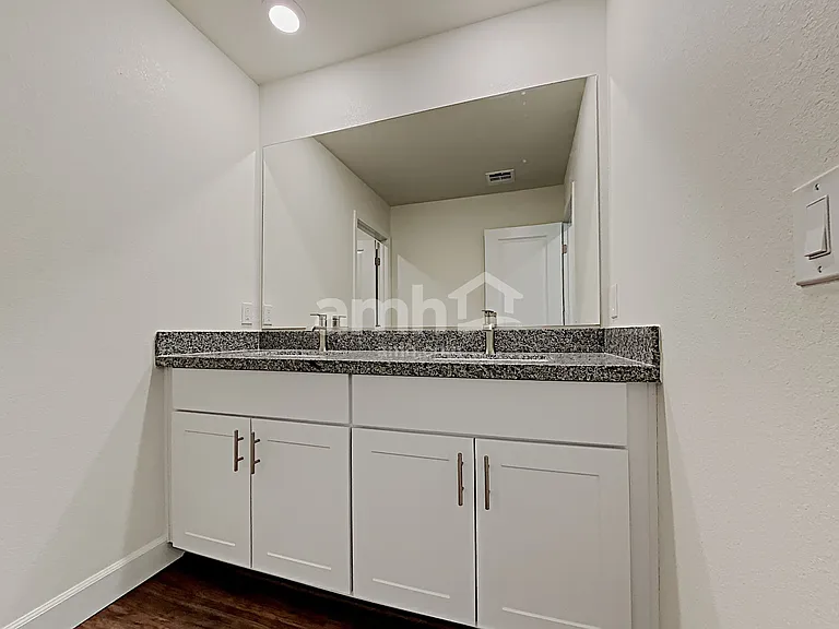 136 Charmante Tulip Ln — Photo 16