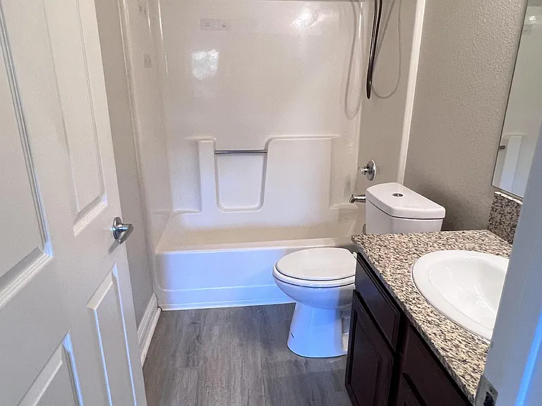 5122 S Jones Blvd #108 — Photo 39