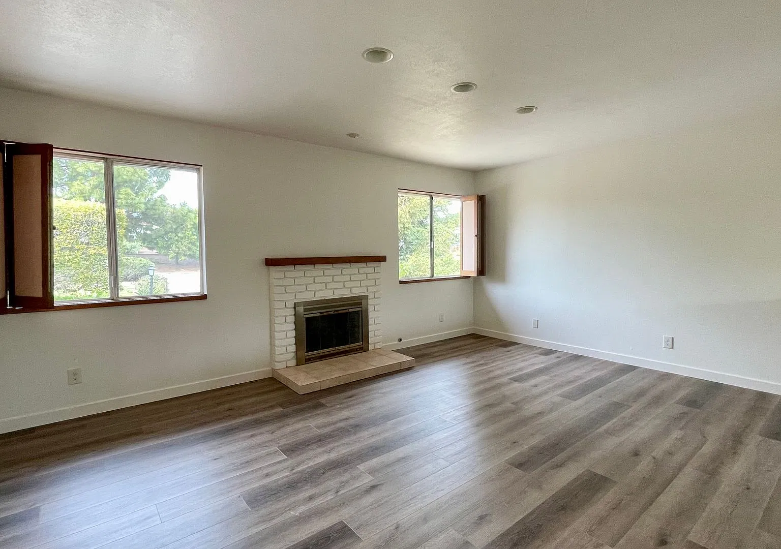 Split-Level 4 Bedroom House with Private Yard in the SLO Country Club — Photo 2
