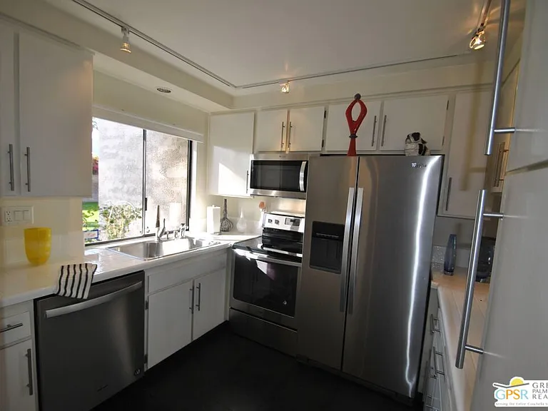 1751 E Sandalwood Dr — Photo 7