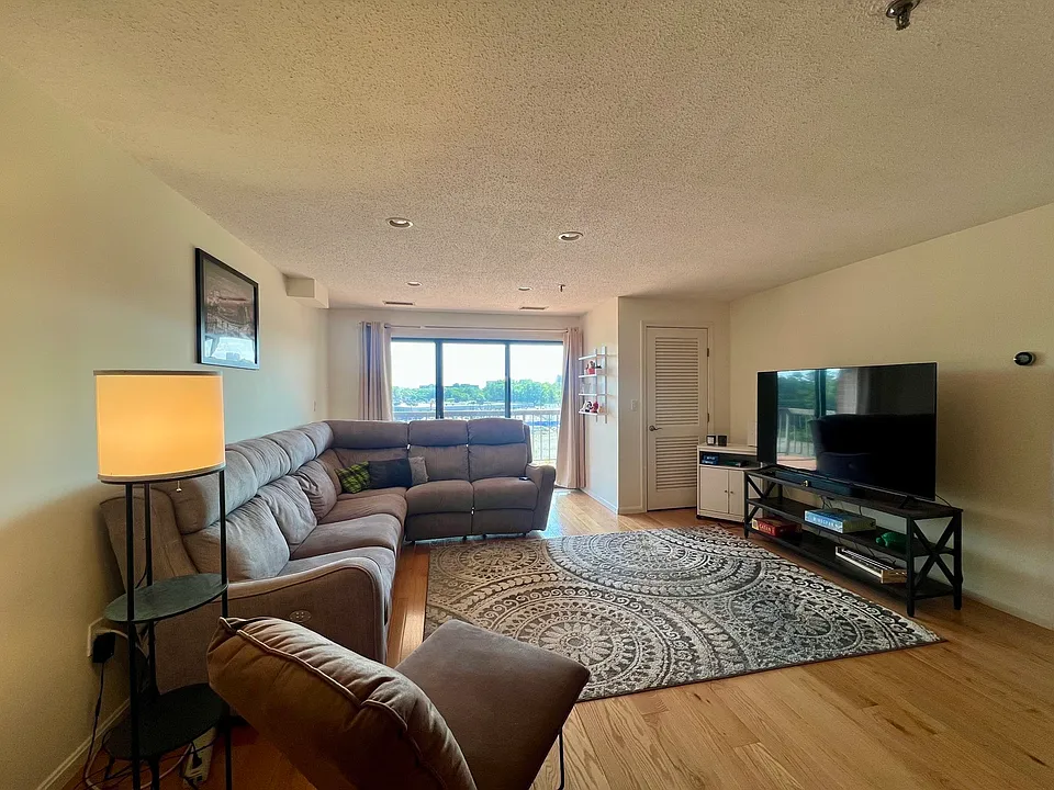 3920 Mystic Valley Pkwy #402
