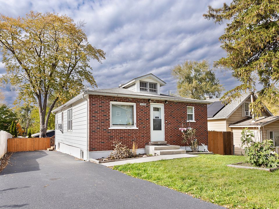 1st image of 916 N Clarendon Dr