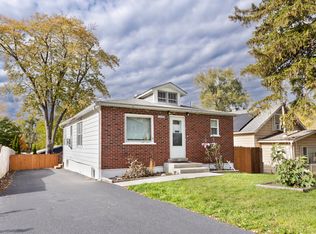 916 N Clarendon Dr, Round Lake Beach, IL 60073