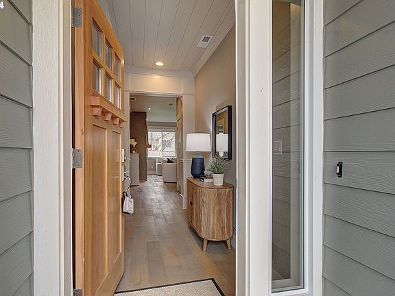 5th image of 4112 NE 49th Ave