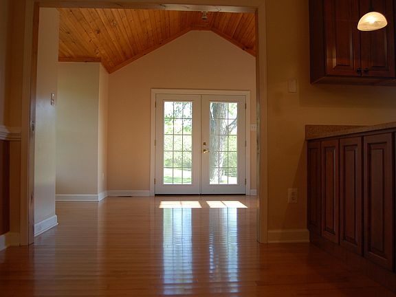 DiningRoom looking into SunRoom 