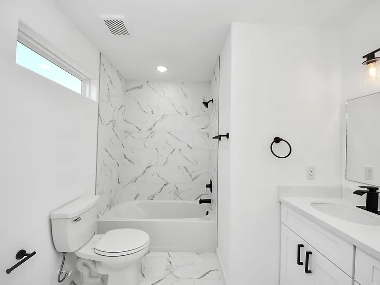 8021 Birmingham St #B — Photo 27