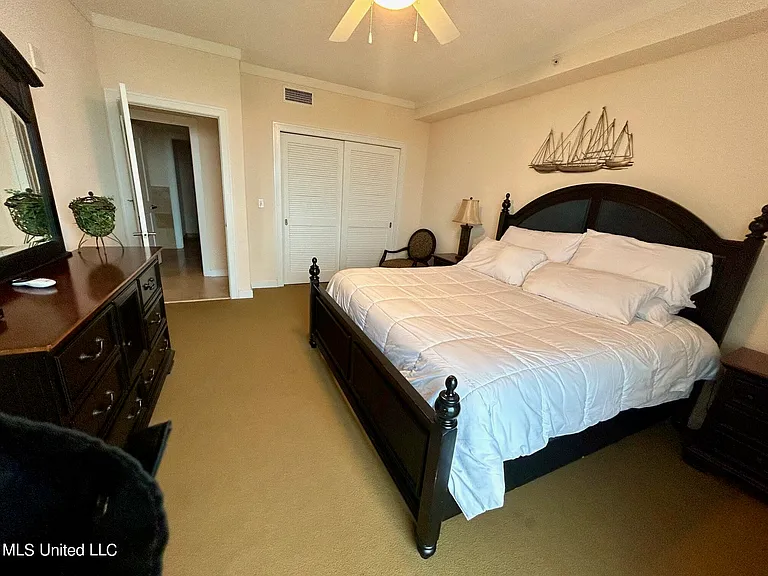 2060 Beach Blvd #901 — Photo 11