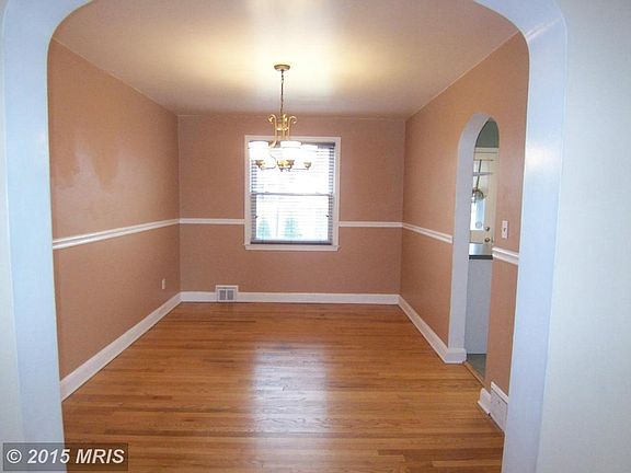 Dining Room w/Hardwood Floors