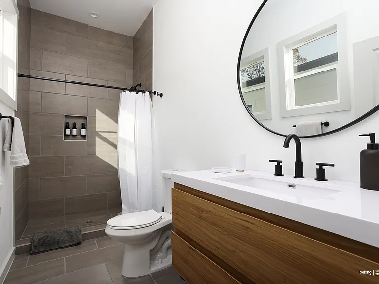 1727 E Crockett St — Photo 11