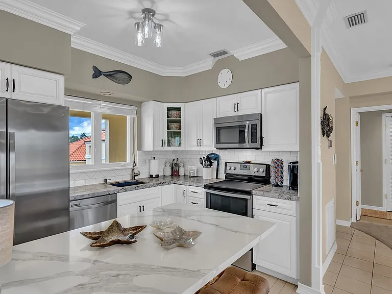 5080 Harmony Cir #304 — Photo 7