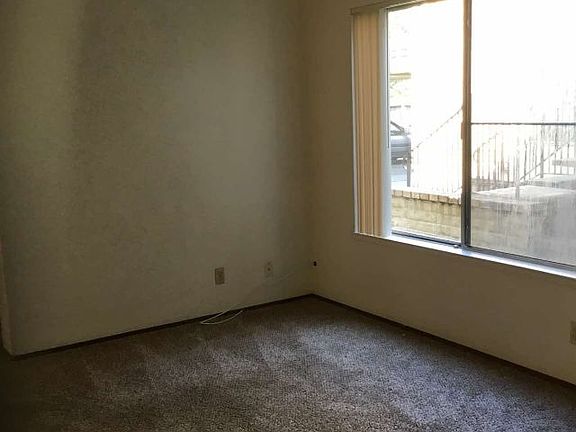 4th image of 1012 S Hutchins St APT 1
