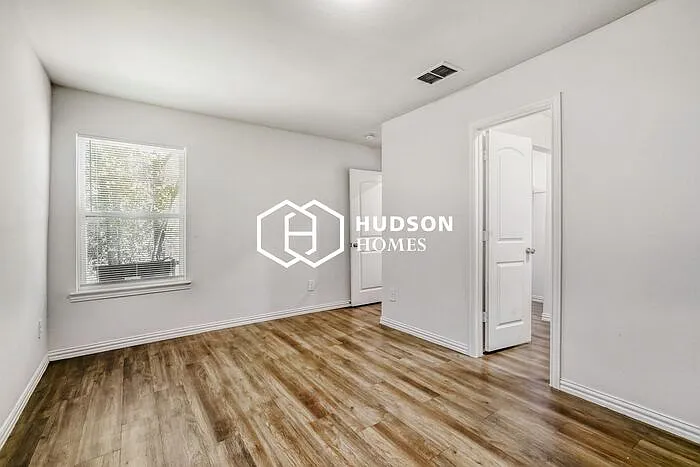 807 W Morris St — Photo 9