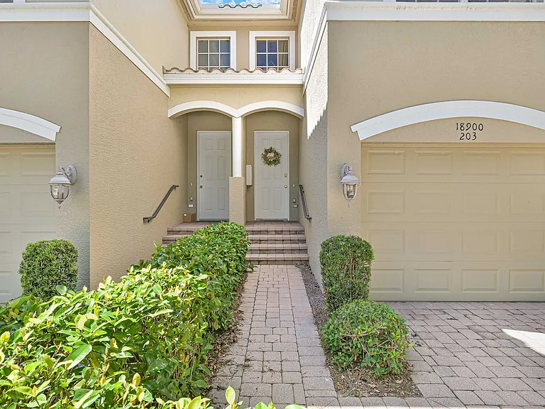 18900 Bay Woods Lake Dr #230 — Photo 2