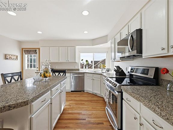 3rd image of 3448 Cape Romain Dr