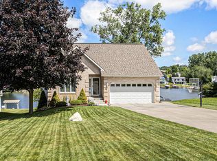 13870 Grandpoint Cir, Cement City, MI