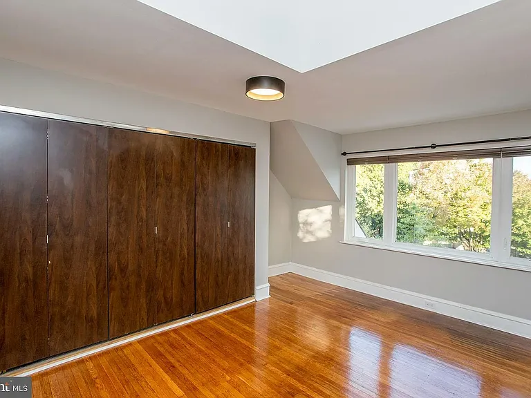501 E Mount Airy Ave — Photo 36