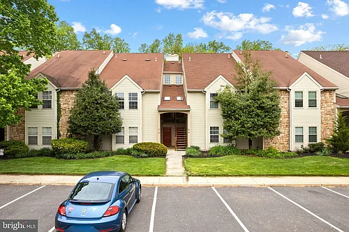 325 Tavistock Photo 1