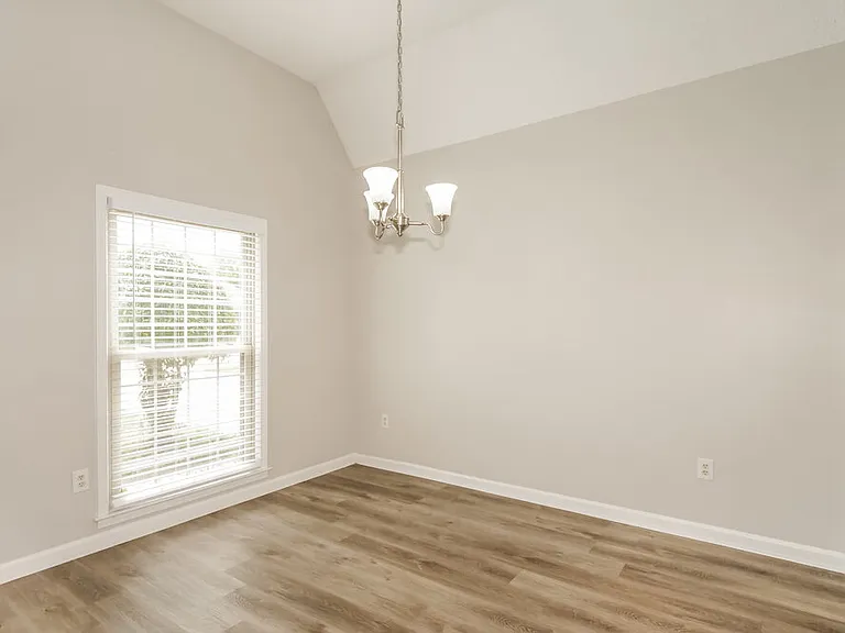 7308 Schilling Cv E — Photo 7