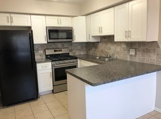 4520 Elm Ave APT 2S, Brookfield, IL 60513