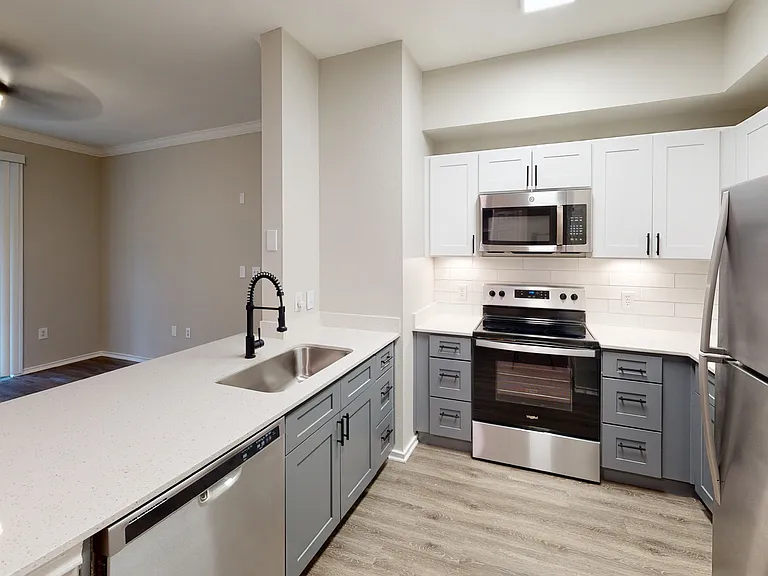 Lakeline Villas — Photo 49