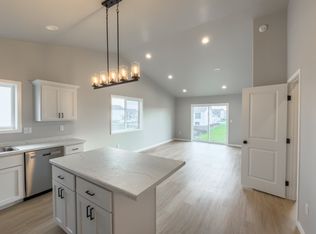 3719 33rd St S, Moorhead, MN 56560