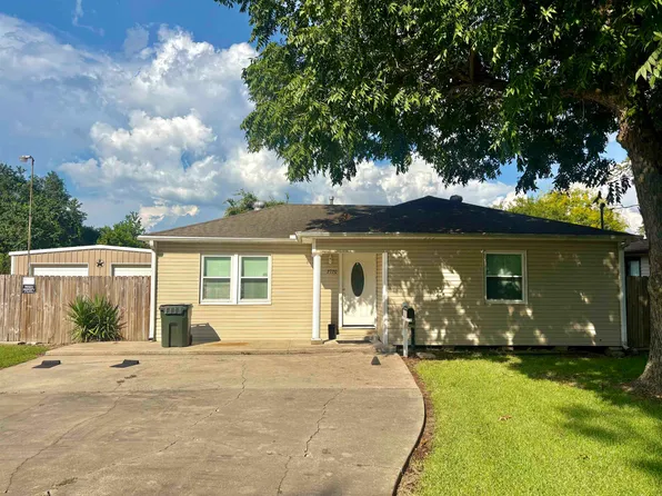2720 Ruby Dr, Groves, TX 77619