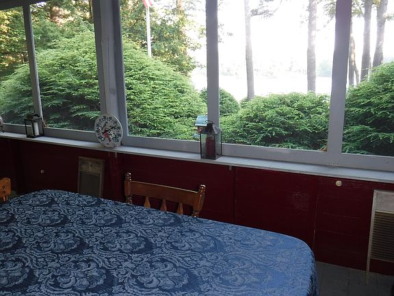 3 Season porch w/ lake views