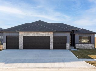 11303 S 182nd Cir, Gretna, NE 68028