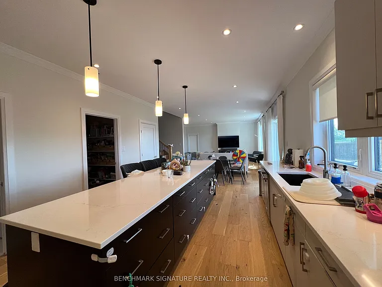17 Totten St — Photo 7