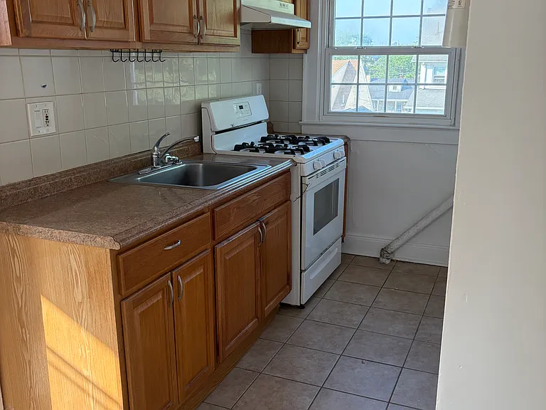 Brand new, never used appliances throughout